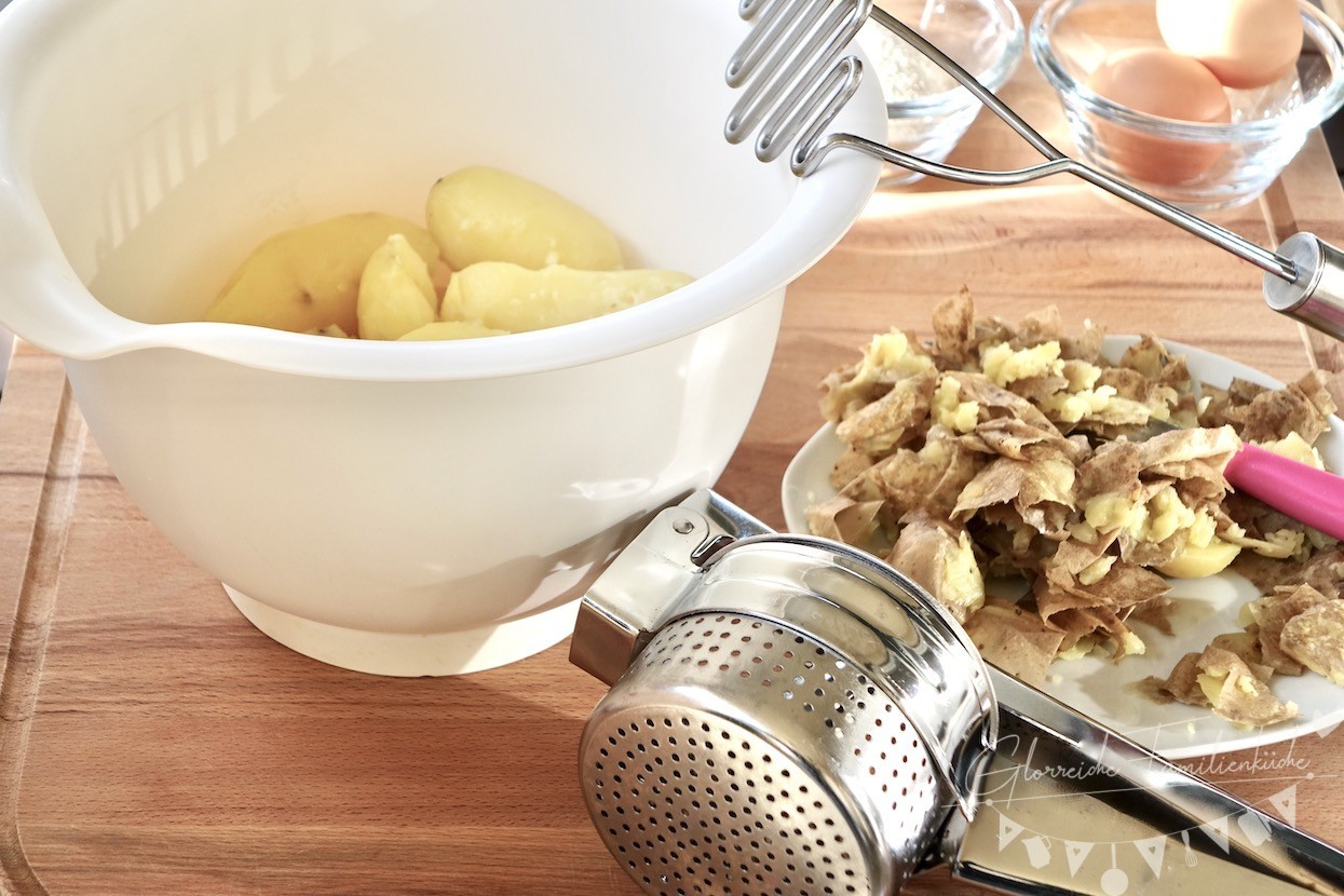 Erdäpfelreinkalan Kartoffellaibchen Zubereitung Schritt 2 Glorreiche Familienküche