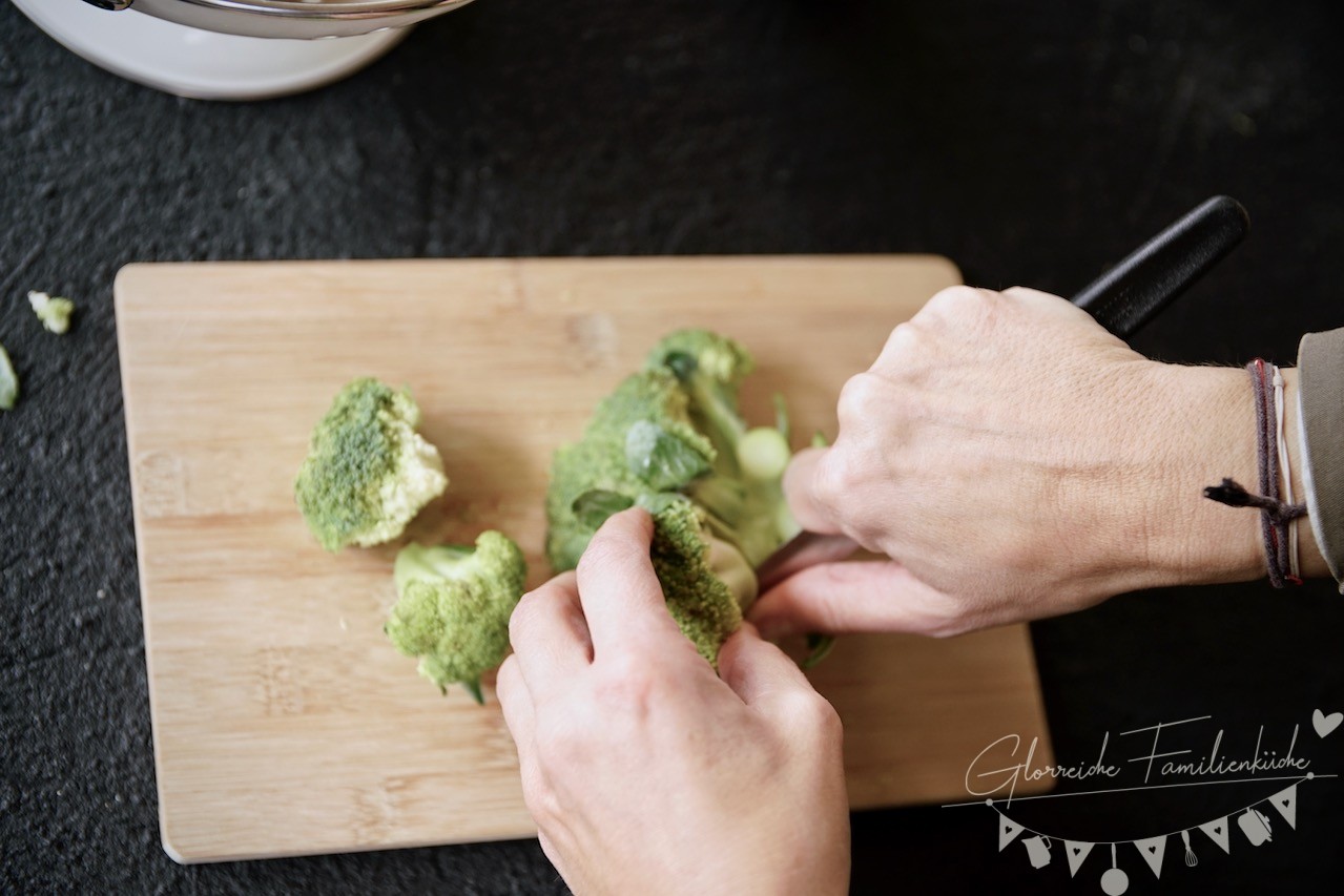 brokkoli-groestl-zubereitung1-glorreiche-familienkueche