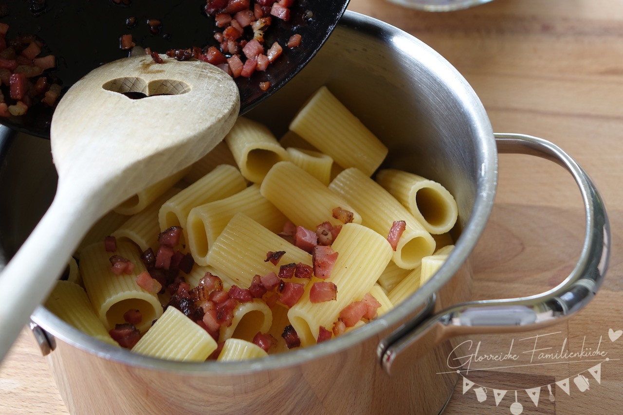Pasta mit Ricotta und Speck Zubereitung Schritt 2 Glorreiche Familienküche