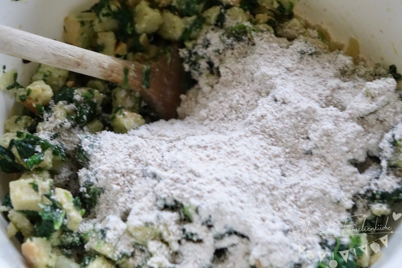 Dinkel Spinat Knödel Zubereitung Schritt 5 Glorreiche Familienküche
